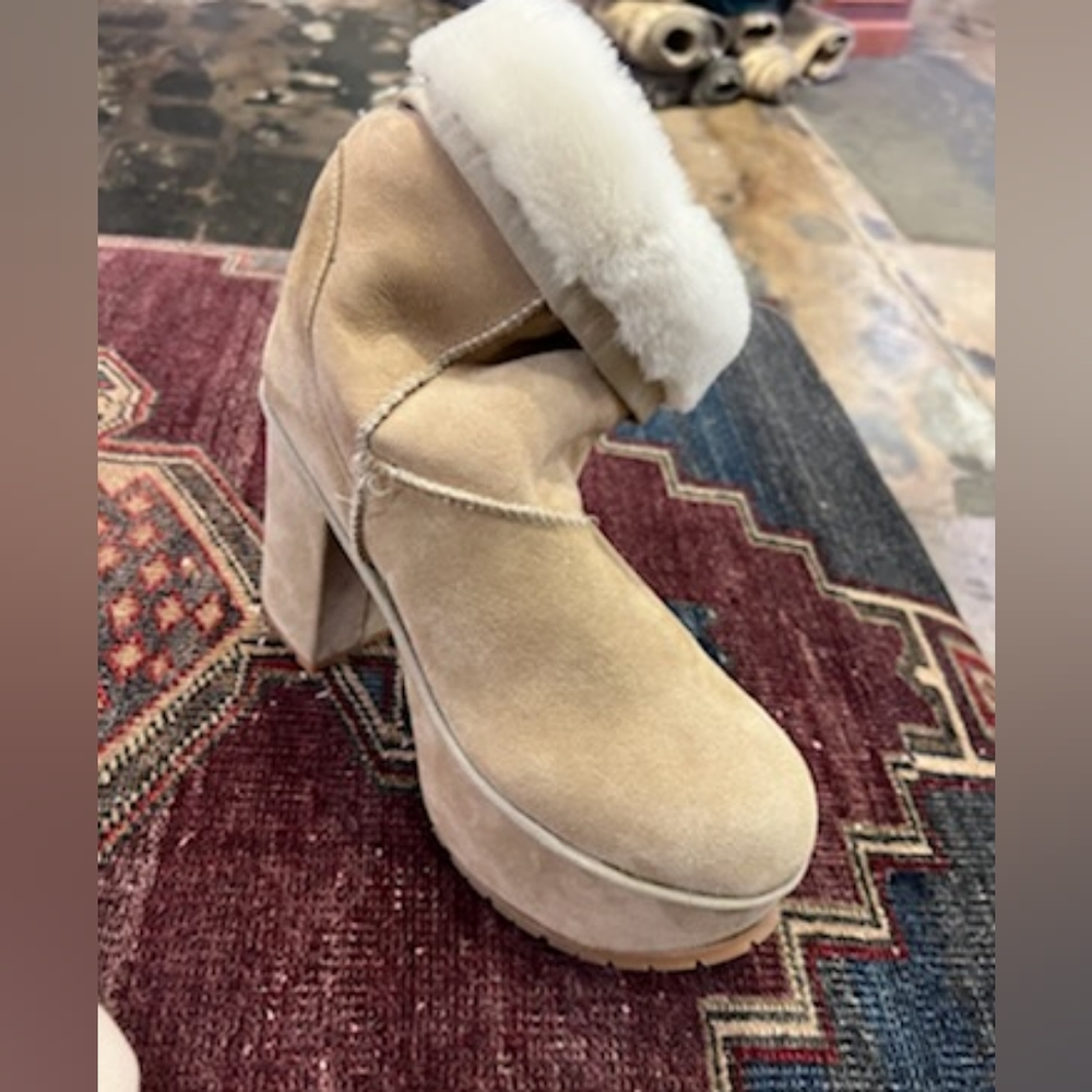 New $995 R13 boots - Picture 2 of 5